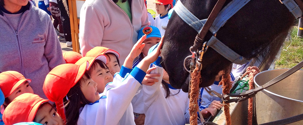 幼稚園児さんと綺麗なお母さま達(*^^)v